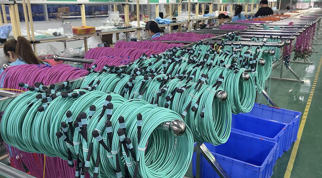 KOCENT OPTEC LIMITED メーカー生産ライン